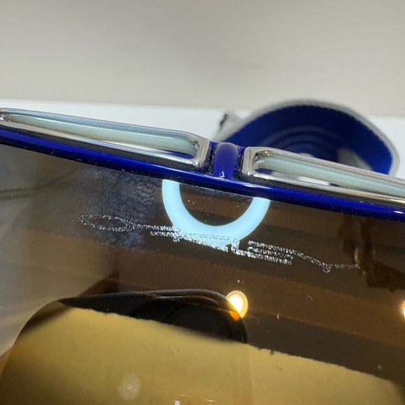 Oakley Airbrake Blue Ski Goggles . Reflective lens Oakley Goggles - Picture 12 of 15